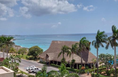 Cozumel Apartamento | 403 Landmark Resort Cozumel beachfront condo