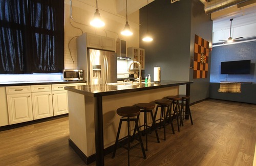 North Oakland Apartamento | 424 Gold Way- 3Bed/2Bath Apartment