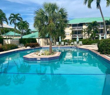Seven Mile Beach Casa | #44 Plantation Village