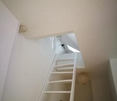 Neudorf-Nord Apartamento | 45 m² Maisonette-Wohnung in Uni-/Hauptbahnhofnähe