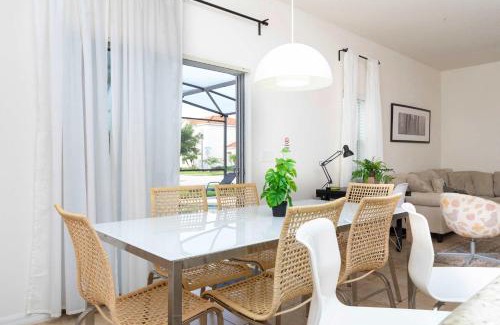 Bellavida Casa | 4572 Perfect home for your family close to all parks