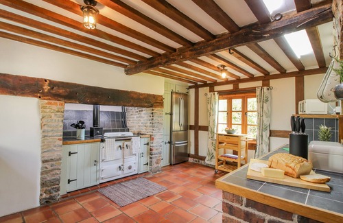 Lydbury North Cabaña | 46-47 LYDBURY NORTH, pet friendly, with open fire in Lydbury North