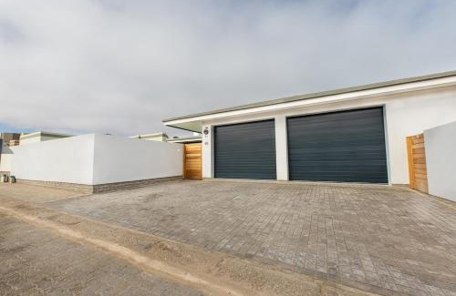 Vineta Casa | 48 On Possession Island