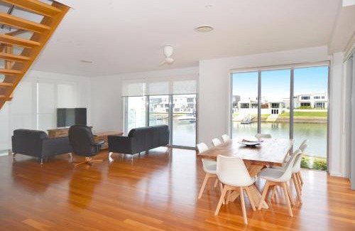 Port Macquarie Casa | 484 The Anchorage Port Macquarie