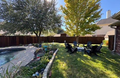 McKinney Casa | 4BD/2.5BA w Backyard, HotTub, Firepit, Cinema, BBQ