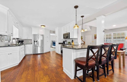 Milledgeville Casa | 4bd/3bth, Sleeps 14, Pool Table, Fire pit + More!