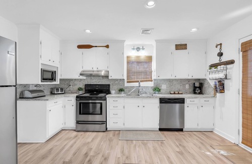 Cherry Grove Beach Casa | 4BD Charming Beach Home-Pet Friendly-Cherry Grove