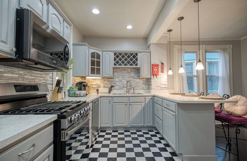 Emsworth Casa | 4bd Modern Victoria: 20 mins to Pittsburgh Airport