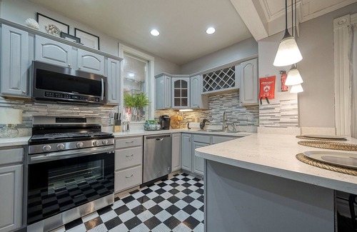 Emsworth Casa | 4bd Modern Victoria: 20 mins to Pittsburgh Airport