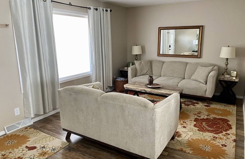 Rapid City Casa | 4bd2ba Family&Pet Friendly Easy access to Hills & Amenities Central Location