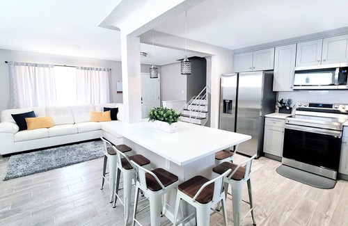 Mar Lee Casa | 4bdrm-4 bath; Families/Corporate Stays; Pets OK!