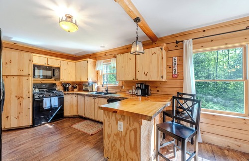 Jackson Cabina | 4Bed 3Bath Cabin w/ Hot Tub Near North Conway #TheIntervaleCabin
