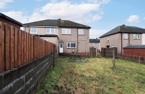 Dennyloanhead Casa | 4Bed-House-2Bath-Free Parking