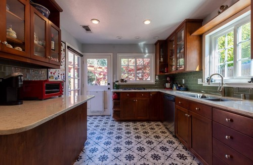 Arden-Arcade Casa | 4BR/2BA Mid-Century Retreat House: Your Perfect Getaway!