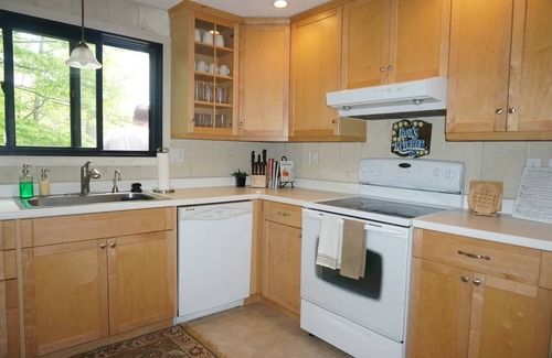 West Dover Chalet De Esquí | Casa Verde de la Montaña - MT SNOW | SHUTTLE GRATIS | CAMINO DE ESQUÍ