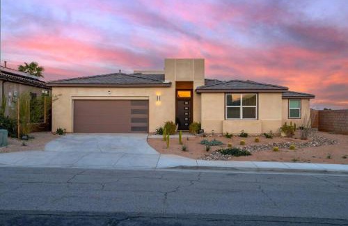 Desert Hot Springs Villa | 4BR Desert Paradise Saltwater Pool/Spa & View