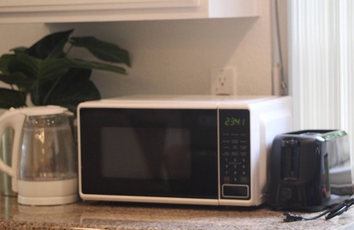 West Covina Villa | 4BR FUN Pool Villa Near Disneyland - Family/ Kid Friendly - Sleeps 10