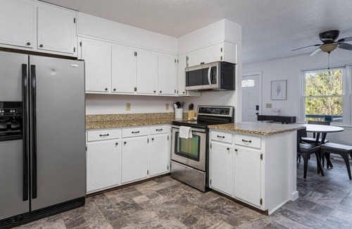 Royal Pines Casa | 4BR Home Minutes to DOWNTOWN, RAD & BILTMORE