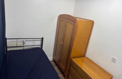 Carrick Knowe Apartamento | 4BR Home near Airport & City Centre Free Parking