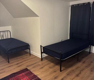 Carrick Knowe Apartamento | 4BR Home near Airport & City Centre Free Parking