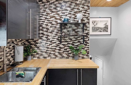 Barths Apartamento | 4BR King Basecamp | Rooftop | Red Rocks & Denver Fun