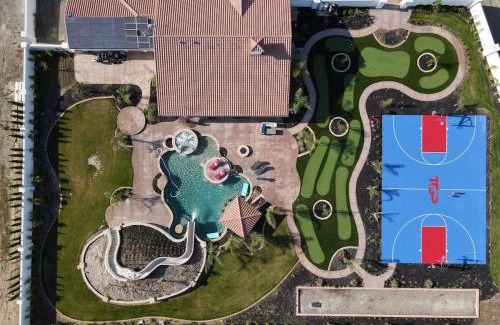 Tracy Villa | 4BR LUXURY ENTERTAINMENT OASIS