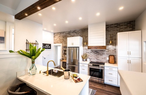 Wailuku Casa | 4BR Maui Home | 3 Independent Suites, Deck + Views