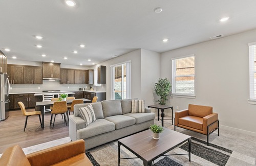 Bull Mountain Casa | 4BR Spacious Home｜Wifi｜Pet friendly｜EV Charger｜Garage #42375
