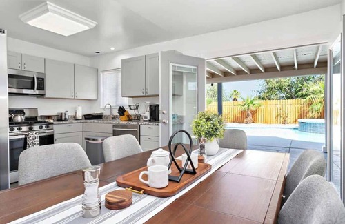 Henderson Casa | 4BR Stunner with Pool & Amazing Backyard!