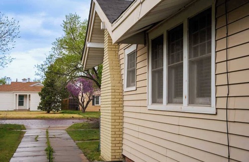 Amarillo Casa | 4BR w/Man Cave & She Cave Fun!