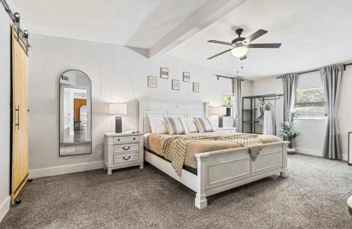 Fort Walton Beach Casa | 4BR w Private Pool & Fire Pit - 2 MI To Beach