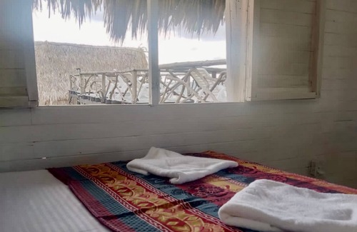 Bocachica Cama Y Desayuno | 4C2-R CABAÑA EN ISLA BARU