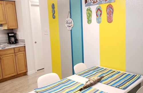 Bearss Plaza Casa | 4k TV's, Soft Mattress, Remodeled, Moffitt, USF