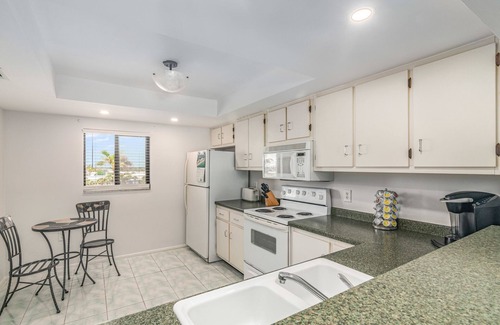 Satellite Beach Condominio | 4to piso directo frente al mar