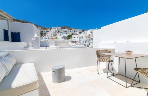 Panormos Casa | 4TWaves Pyrgos House -near the square Platanos