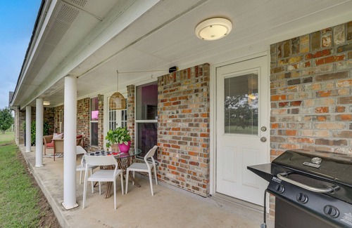 Crowley Cabaña | 5 Acres! Countryside Getaway Outside Fort Worth