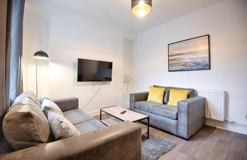 Port Talbot Apartamento | 5 Bed - 2 Bath - Ideal for Work Crews