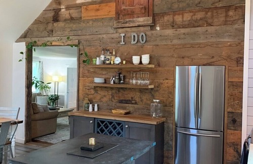 Scarborough Casa | 5 bed 2Bath fully remodeled farmhouse near Beaches, Portland, Airport & Hiking