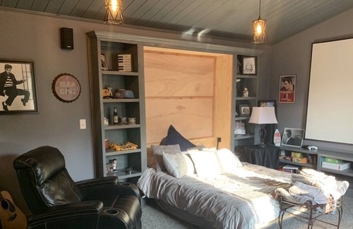 Noblesville Casa | 5 Bed 4.5 Bath - 2 Acre Property W/AMAZING outdoor Living including Heated Pool