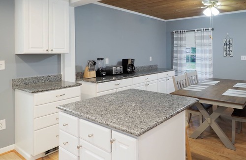 South Haven Casa | ¡5 dormitorios, 5 baños, piscina privada climatizada, cerca del centro!