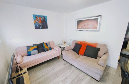 Weston on Trent Casa | 5 Bed Contractor Pad, Parking, Fast Wifi, Spacious