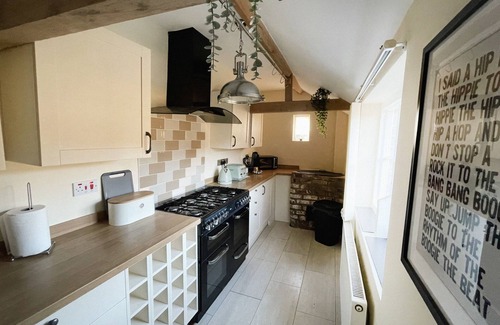 Northway Casa | Rear of Northway Court-Casa-Baño en la habitacion