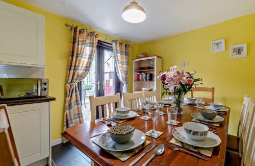 Llanybydder Casa | 5 bed in Brynteg 75907