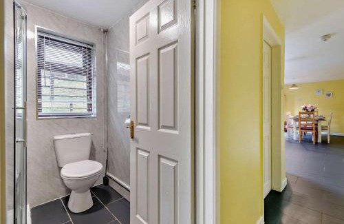 Llanybydder Casa | 5 bed in Brynteg 75907