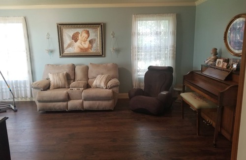 Eden Casa | 5 bedroom, 3 bath home for rent.