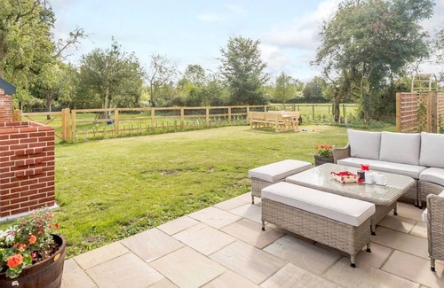 Hethel Cabaña | 5 bedroom accommodation in Tivetshall St. Margaret, Norwich