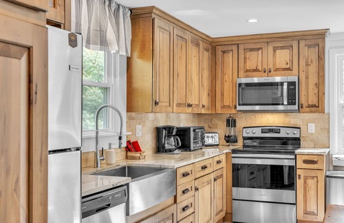 Killington Chalet De Esquí | 5-bedroom chalet walking distance to bars and restaurants - on the access road