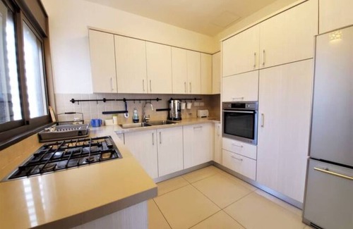 Netanya Condominio | 5 bedroom condo near the beach in Netanya, Israel!n