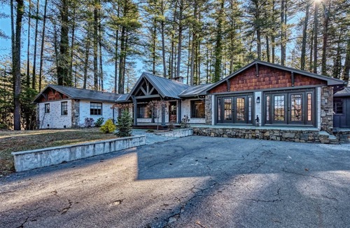 Cashiers Casa | 5 bedroom cottage in High Hampton