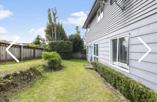 Dinsdale Casa | 5 Bedroom Home in Hamilton